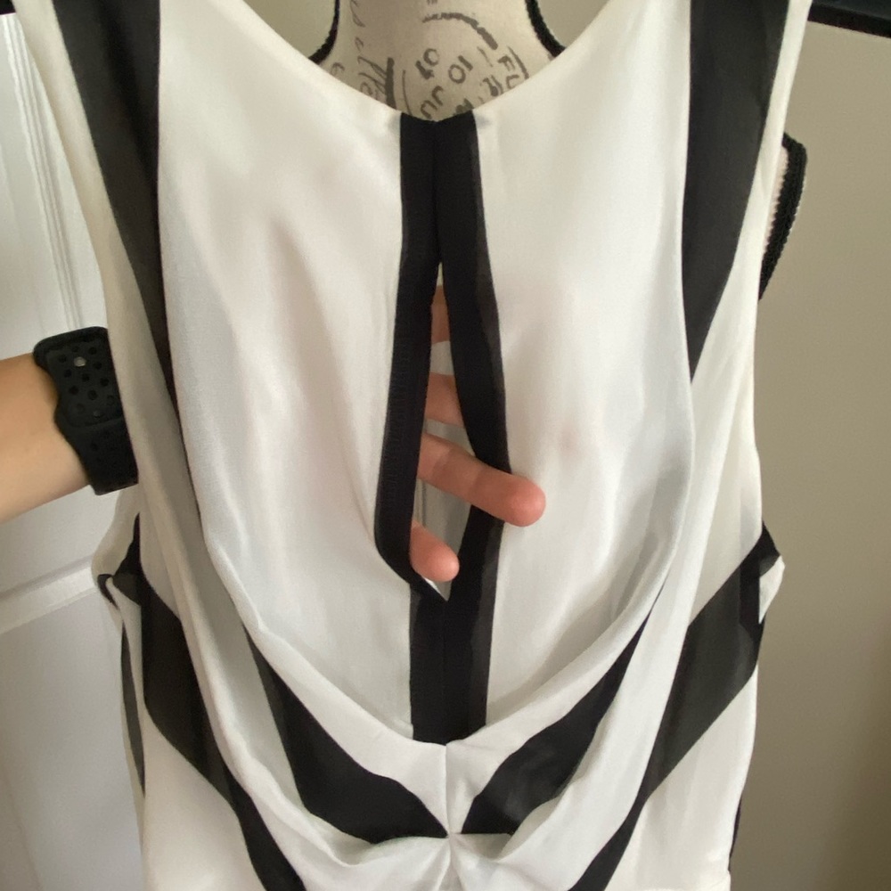 Dress - Picture 2 of 5